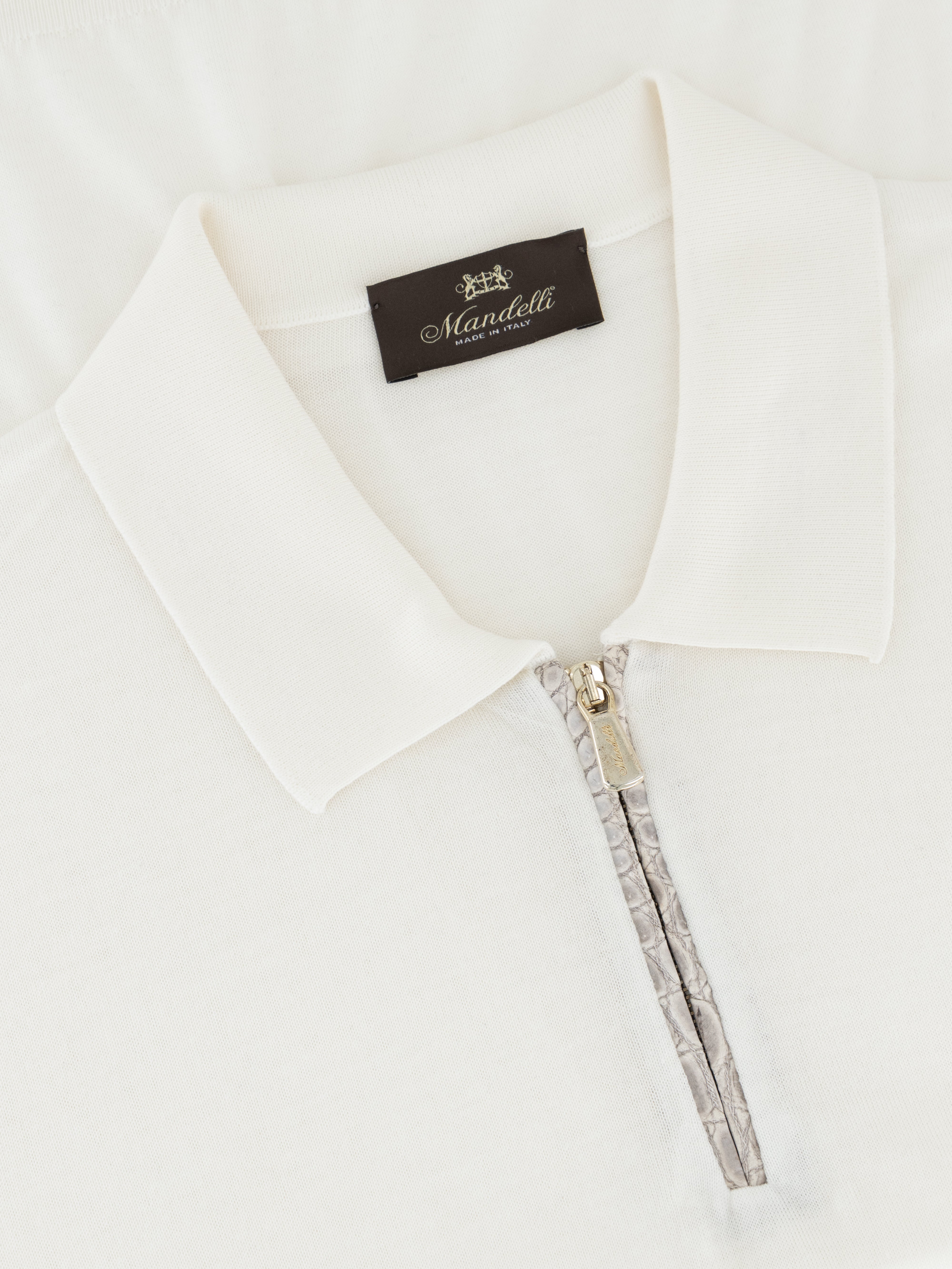 Zip polo collar with crocodile leather detailing – Bianco