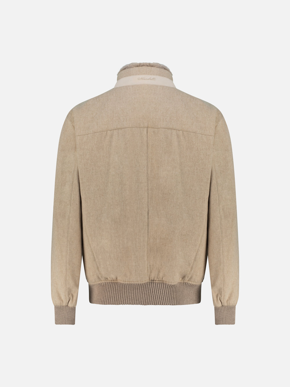 بلوزة من جلد الكابرا السويدي