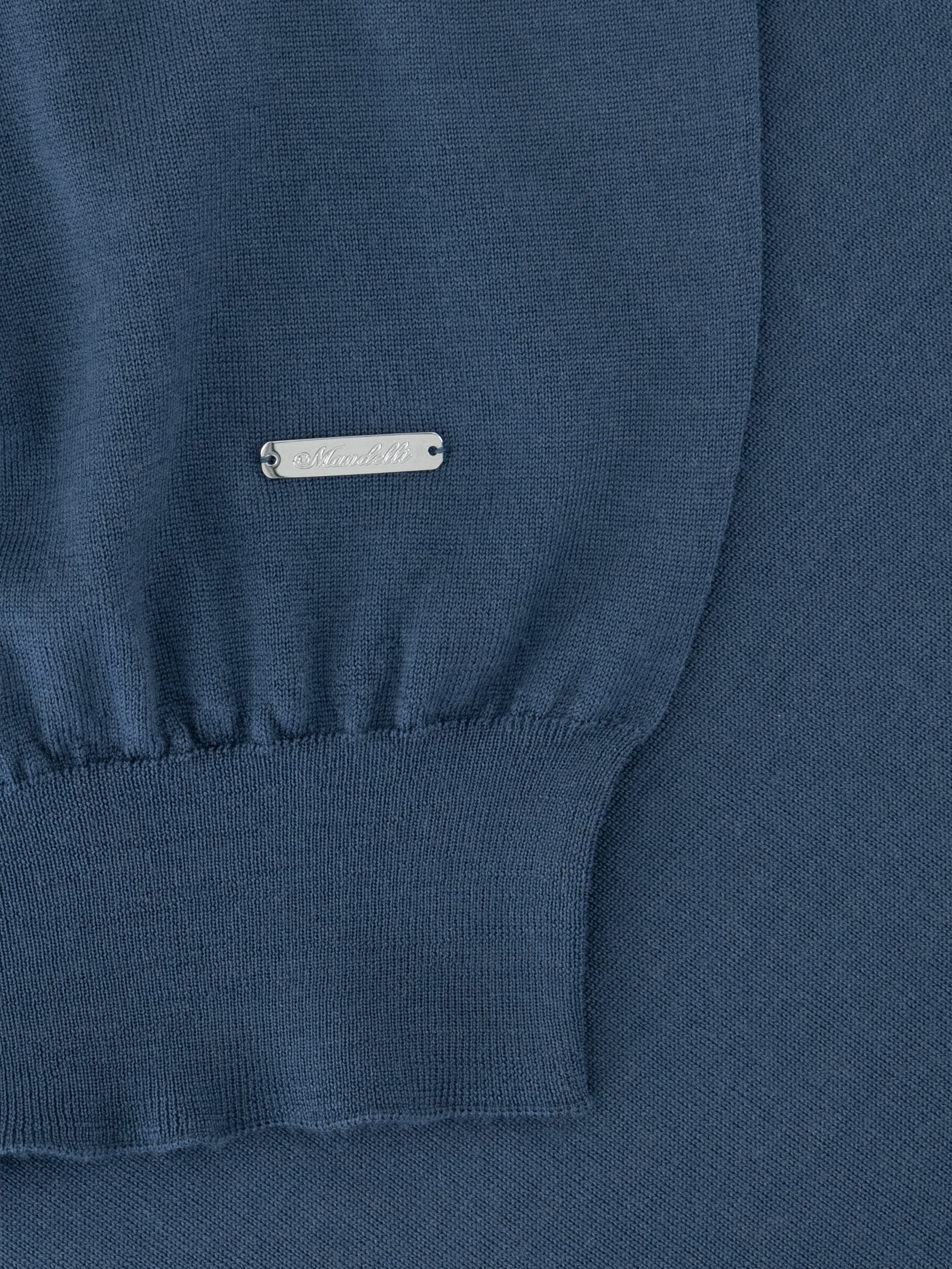 Knitted Round-Neck Sweater in Pure Wool – Azzuro