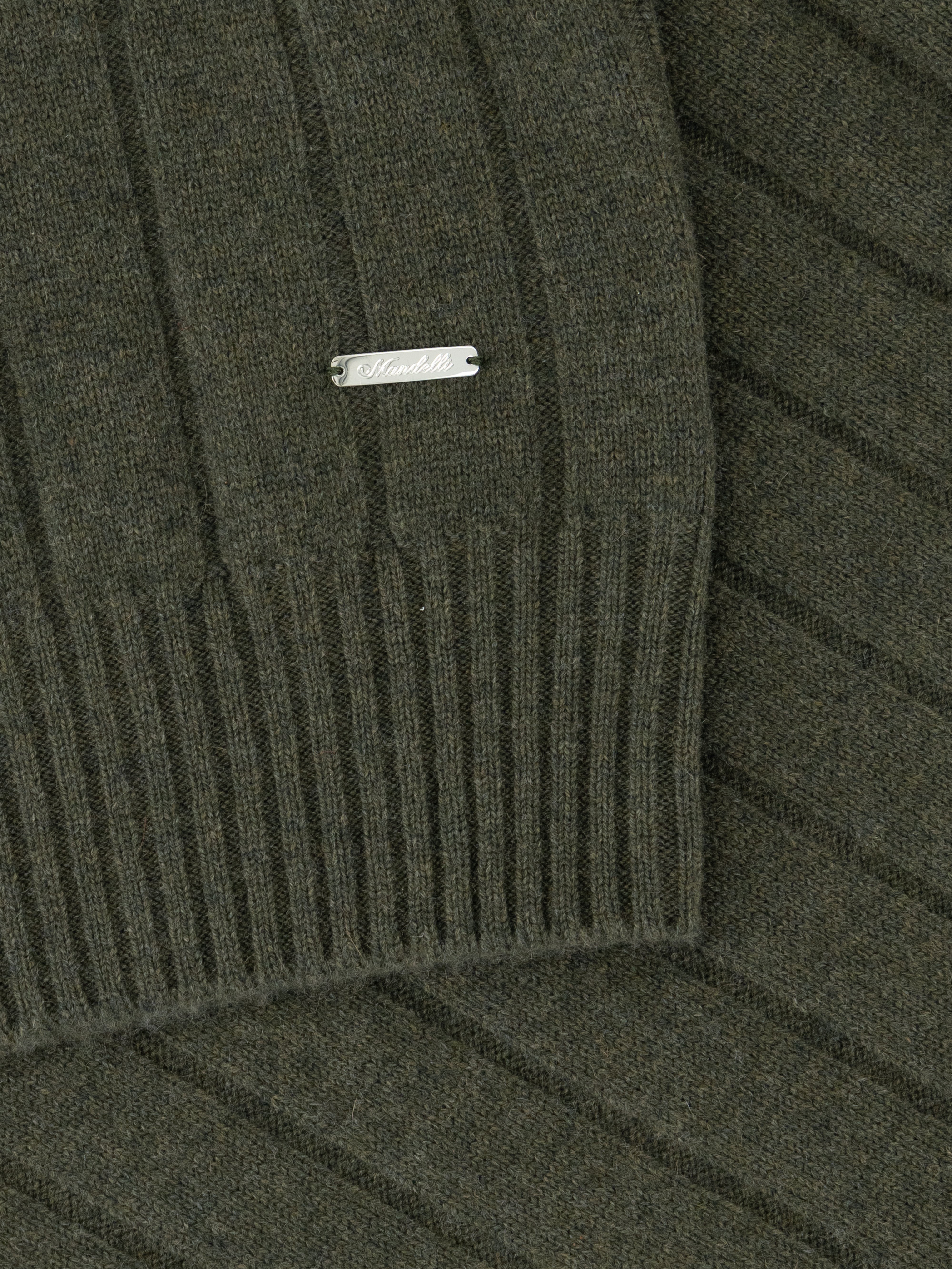 Knitted Round-Neck Sweater in Pure Cashmere – Verde